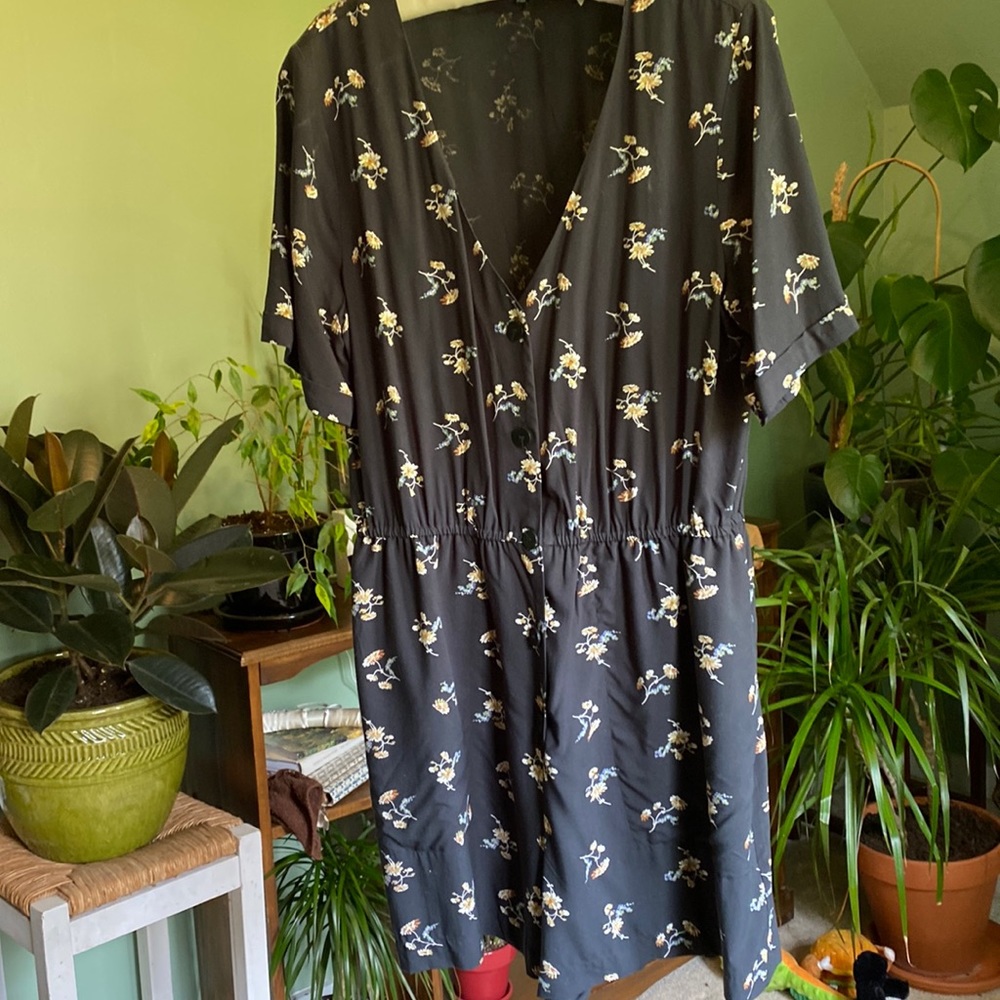 Floral romper, size large